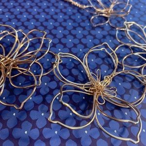 Flower necklace 🌸